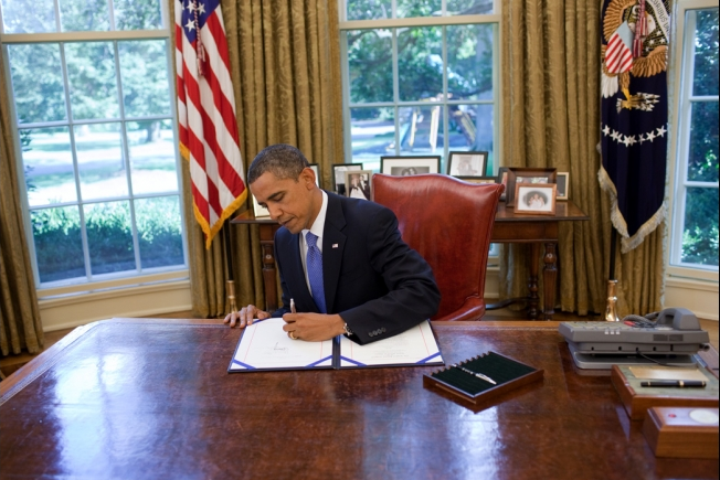 obama signing 