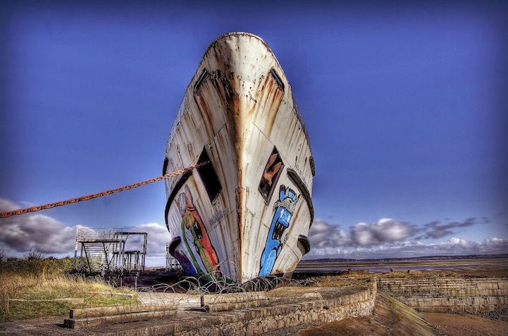 front view of the black duke of lancaster