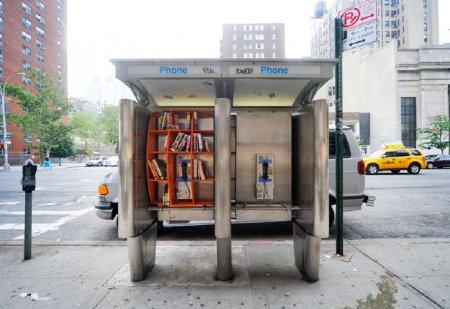 Payphone mini library, New York